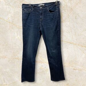 Very Nice Pair of Levi 505 Straight Leg Jeans Size 14